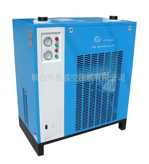 （冷凍式干燥機）瞬間‘爆炸’。